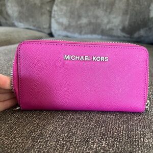 Michael Kors JetSet file wallet